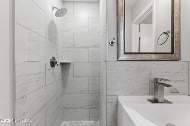 3064 CARREVERO Drive W, Jacksonville, FL 32216