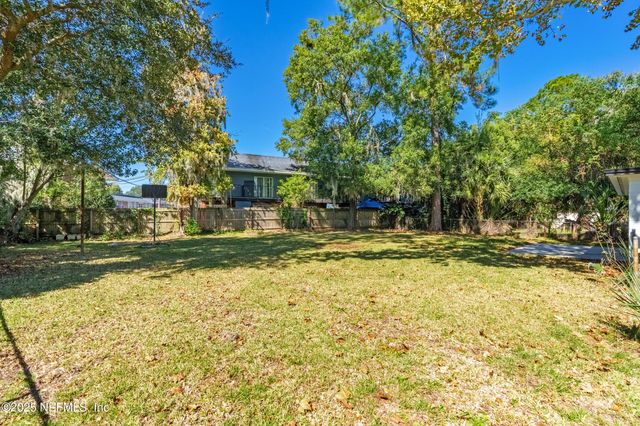 3064 CARREVERO Drive W, Jacksonville, FL 32216