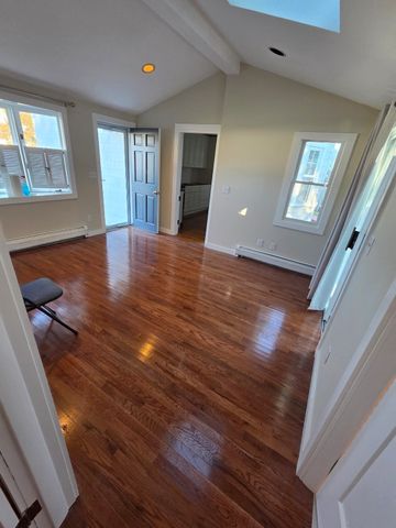 101 Hillside Ave, Somerset, MA 02726