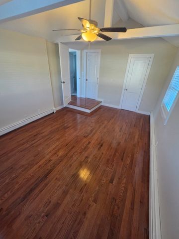 101 Hillside Ave, Somerset, MA 02726