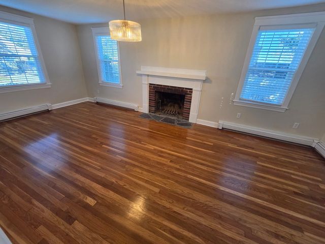 101 Hillside Ave, Somerset, MA 02726