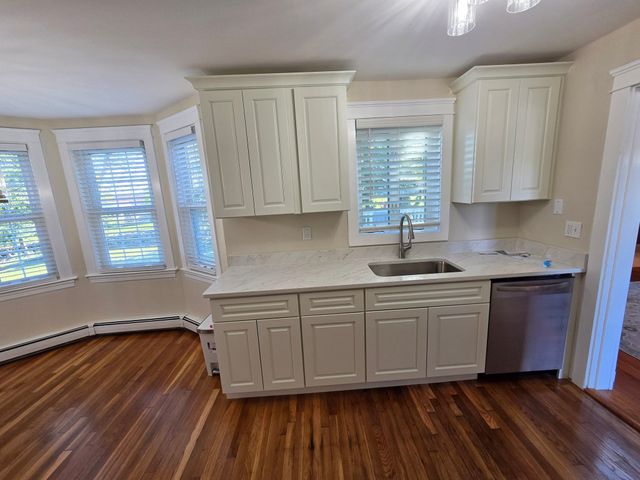 101 Hillside Ave, Somerset, MA 02726