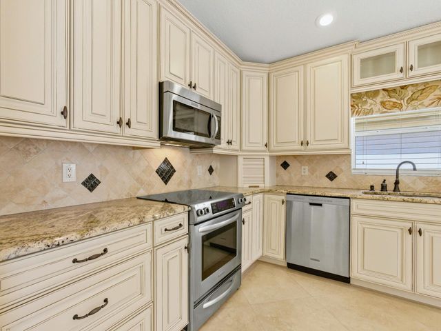 10740 Grande Palladium Way, Boynton Beach, FL 33436