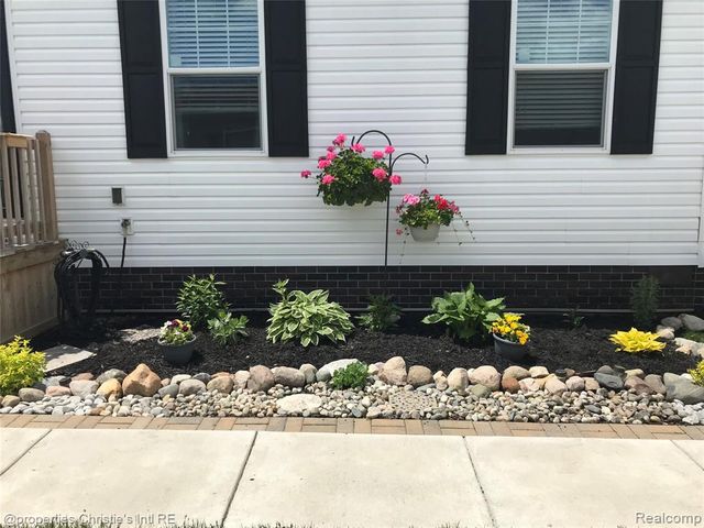 33020 Spruce Court, Lenox, MI 48048