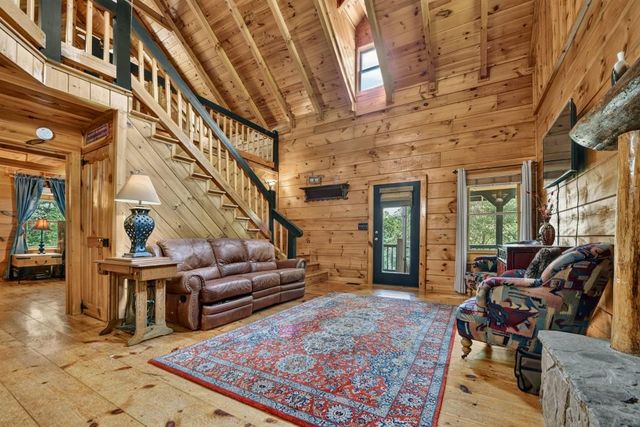 160 Adams Circle, Mineral Bluff, GA 30559