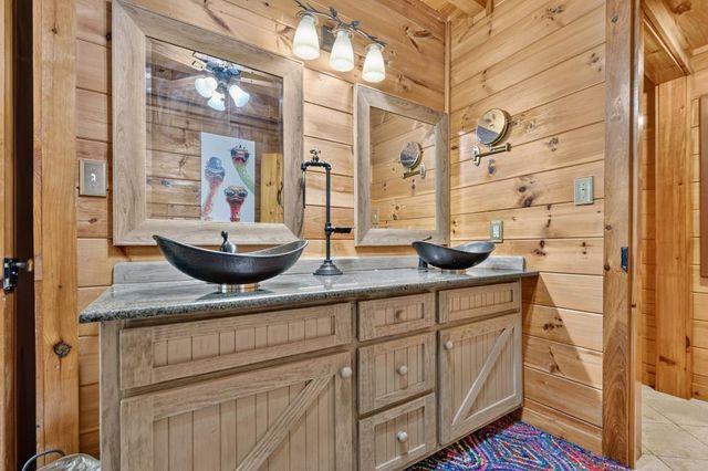160 Adams Circle, Mineral Bluff, GA 30559