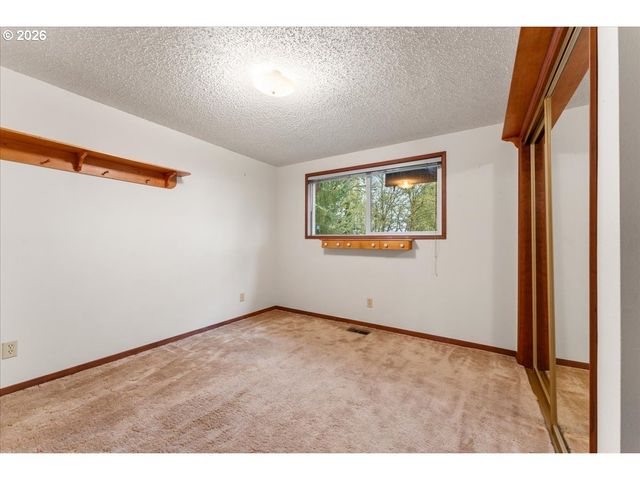 23001 Se YELLOWHAMMER St, Damascus, OR 97089