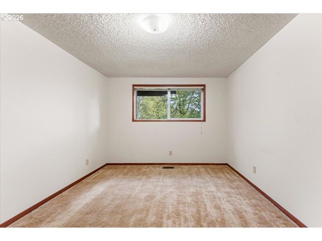 23001 Se YELLOWHAMMER St, Damascus, OR 97089