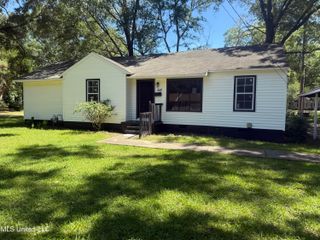 661 Robinhood Road, Jackson, MS 39206