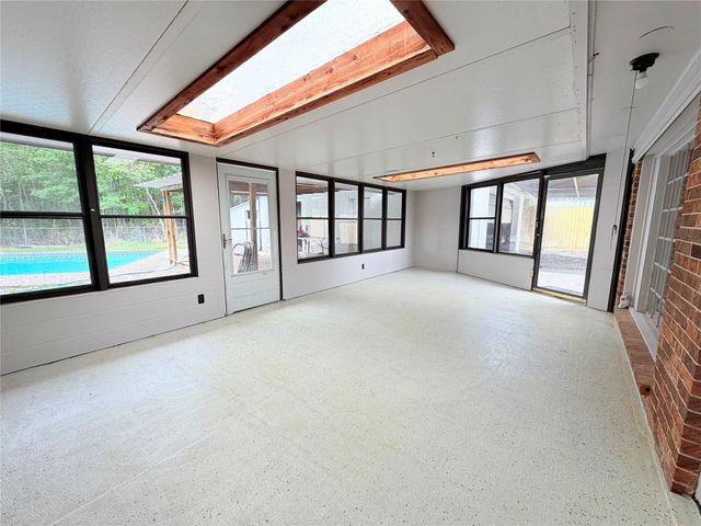 20729 Canterbury Road, Porter, TX 77365