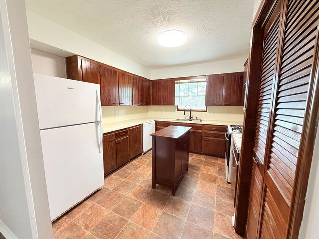 20729 Canterbury Road, Porter, TX 77365