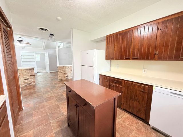 20729 Canterbury Road, Porter, TX 77365