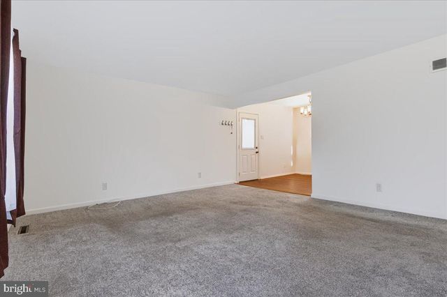 402 ELDERFIELD RD, Newark, DE 19713
