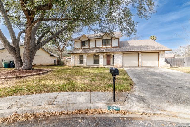 209 Coventry Ln., Seguin, TX 78155