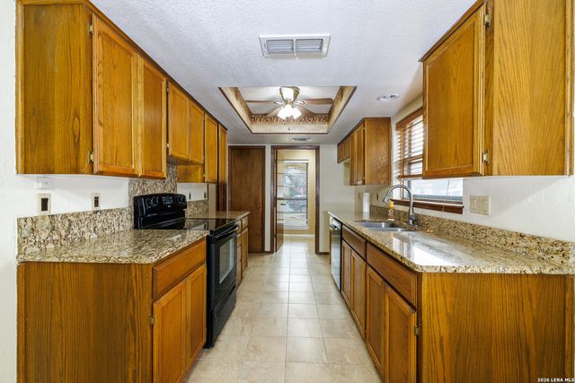 209 Coventry Ln., Seguin, TX 78155