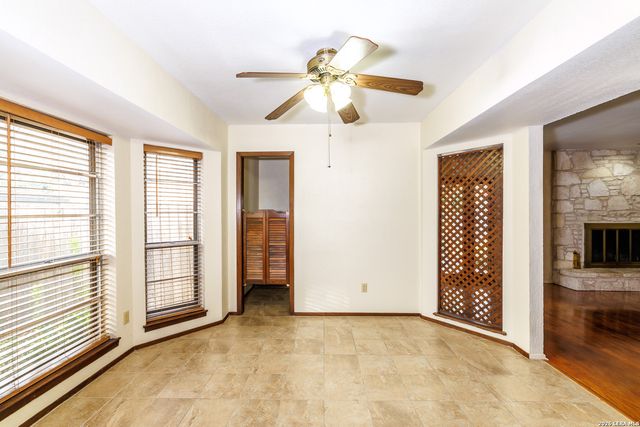 209 Coventry Ln., Seguin, TX 78155