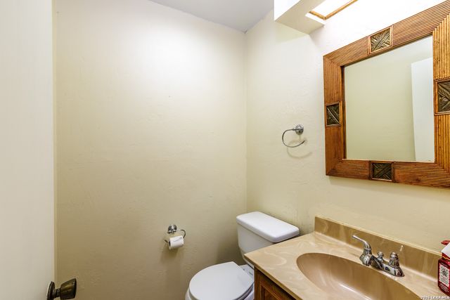 209 Coventry Ln., Seguin, TX 78155