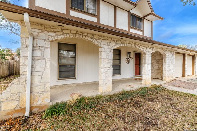 209 Coventry Ln., Seguin, TX 78155