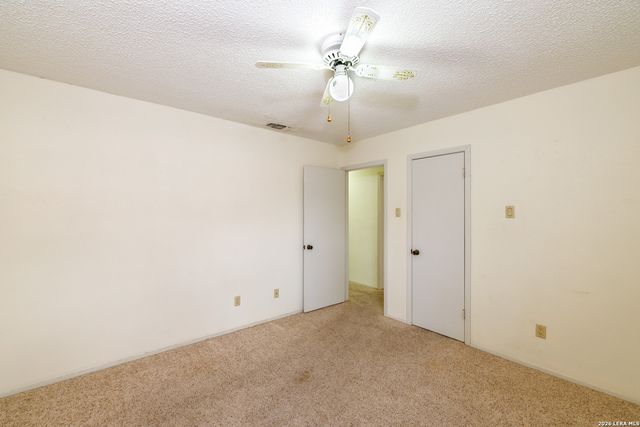 209 Coventry Ln., Seguin, TX 78155
