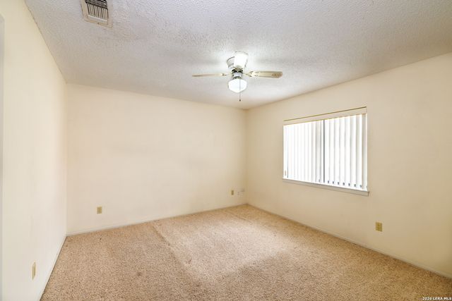 209 Coventry Ln., Seguin, TX 78155