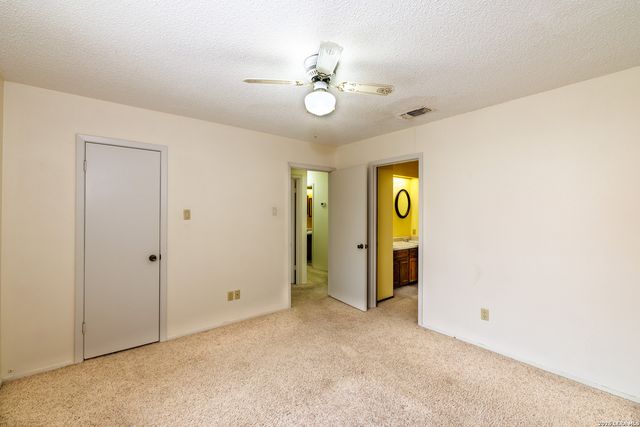 209 Coventry Ln., Seguin, TX 78155