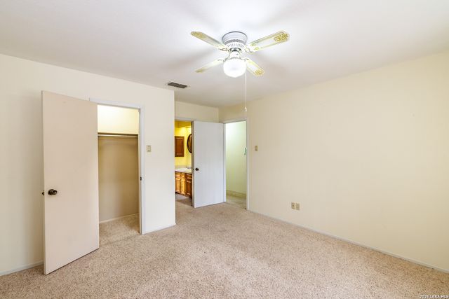 209 Coventry Ln., Seguin, TX 78155
