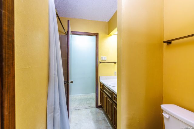 209 Coventry Ln., Seguin, TX 78155