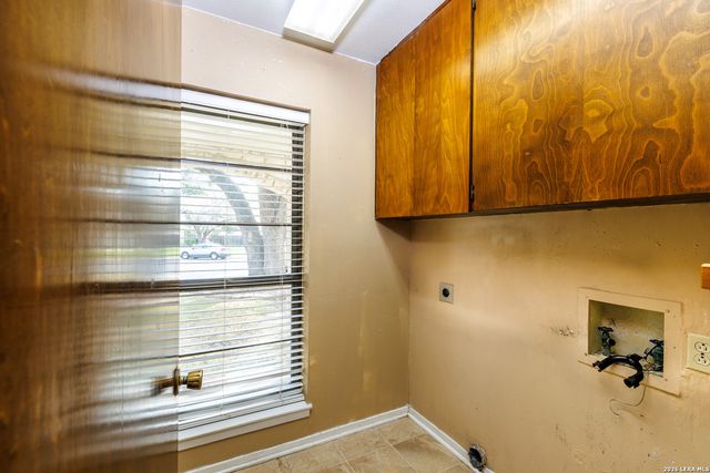 209 Coventry Ln., Seguin, TX 78155