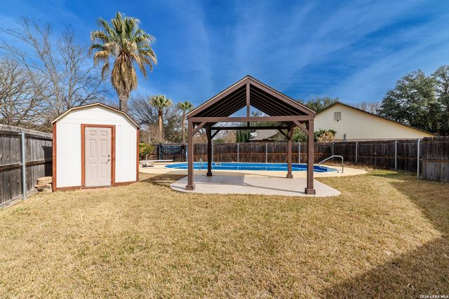209 Coventry Ln., Seguin, TX 78155