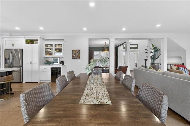 105 SW Meadowbrook Drive, Lee's Summit, MO 64082