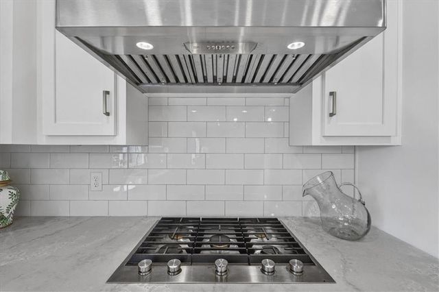 105 SW Meadowbrook Drive, Lee's Summit, MO 64082