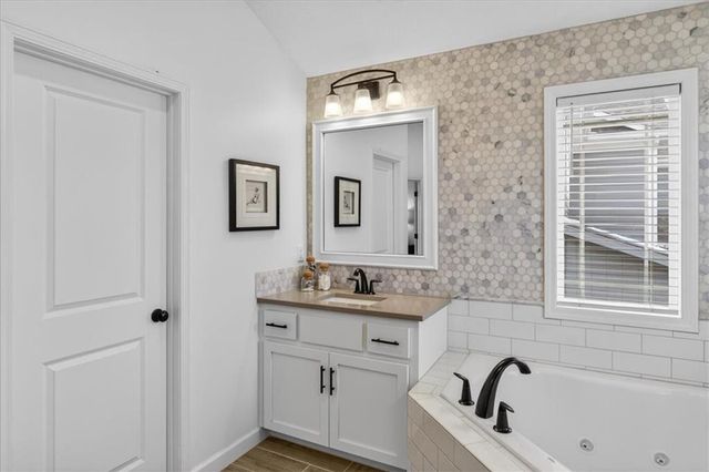 105 SW Meadowbrook Drive, Lee's Summit, MO 64082