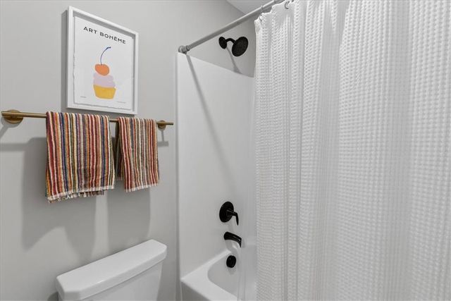 105 SW Meadowbrook Drive, Lee's Summit, MO 64082