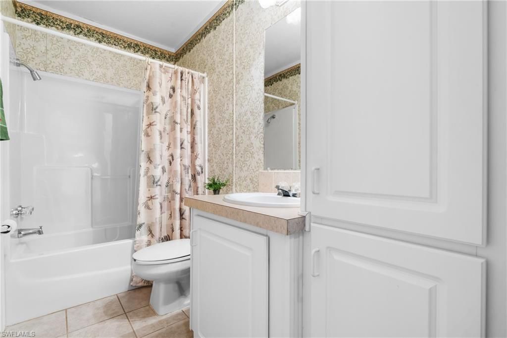 289 Riverwood RD, NAPLES, FL 34114 — photo 5