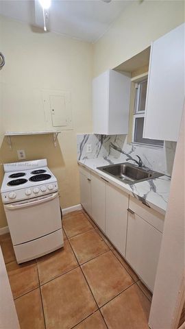 1848 Madison St 3, Hollywood, FL 33020