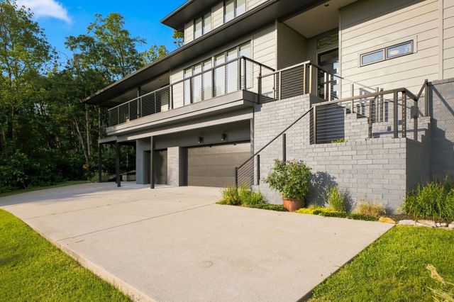 6045 Woodland Hills Dr, Nashville, TN 37211