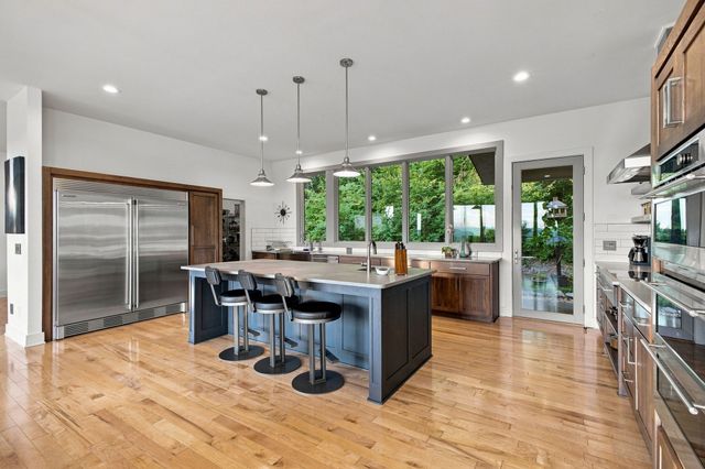 6045 Woodland Hills Dr, Nashville, TN 37211
