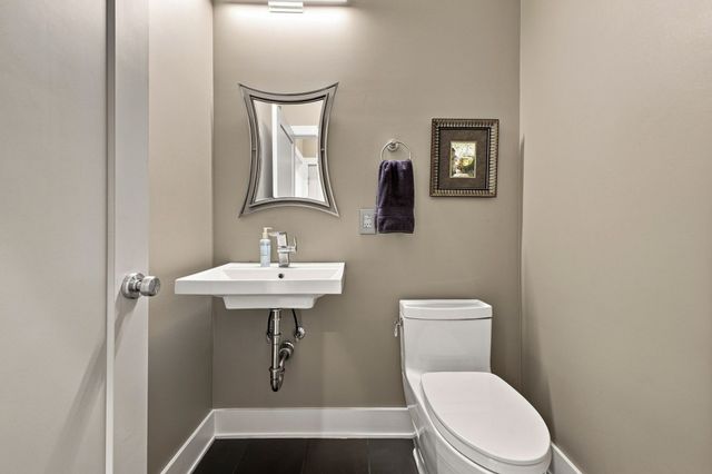 6045 Woodland Hills Dr, Nashville, TN 37211