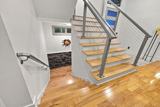 6045 Woodland Hills Dr, Nashville, TN 37211