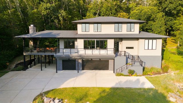 6045 Woodland Hills Dr, Nashville, TN 37211