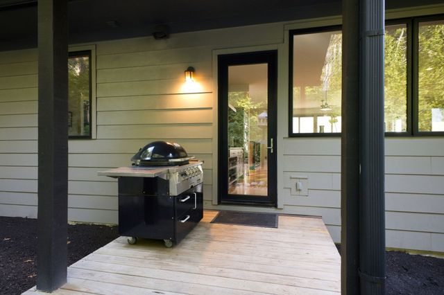6045 Woodland Hills Dr, Nashville, TN 37211