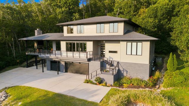 6045 Woodland Hills Dr, Nashville, TN 37211