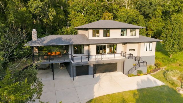 6045 Woodland Hills Dr, Nashville, TN 37211