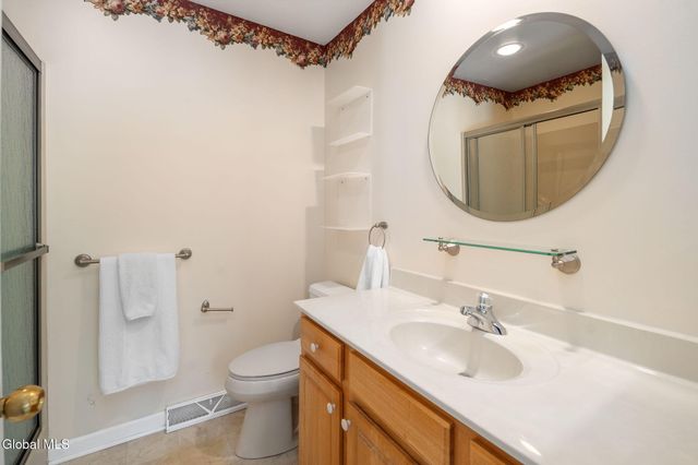 30 Crescent Creek Way, Bethlehem, NY 12158