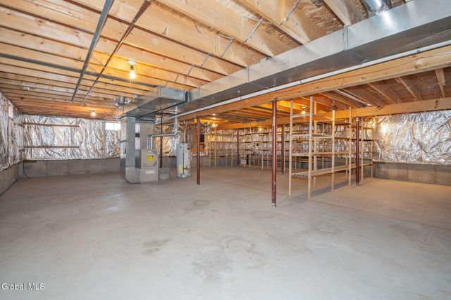 30 Crescent Creek Way, Bethlehem, NY 12158