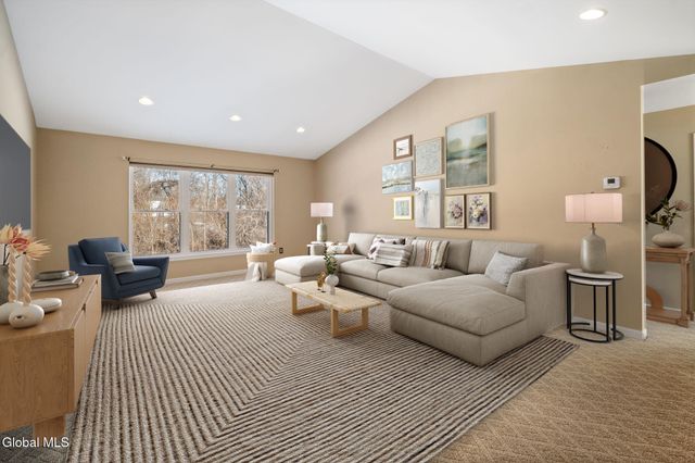 30 Crescent Creek Way, Bethlehem, NY 12158