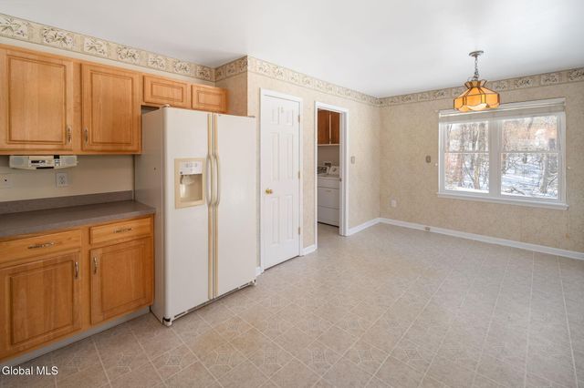 30 Crescent Creek Way, Bethlehem, NY 12158