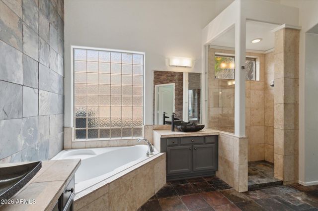 6335 W Tether Trail, Phoenix, AZ 85083