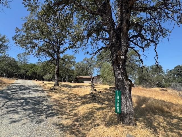 18288 Mountaintop Ln, Grass Valley, CA 95949