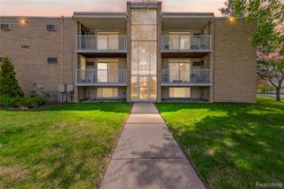 4921 Crooks Road N10, Royal Oak, MI 48073